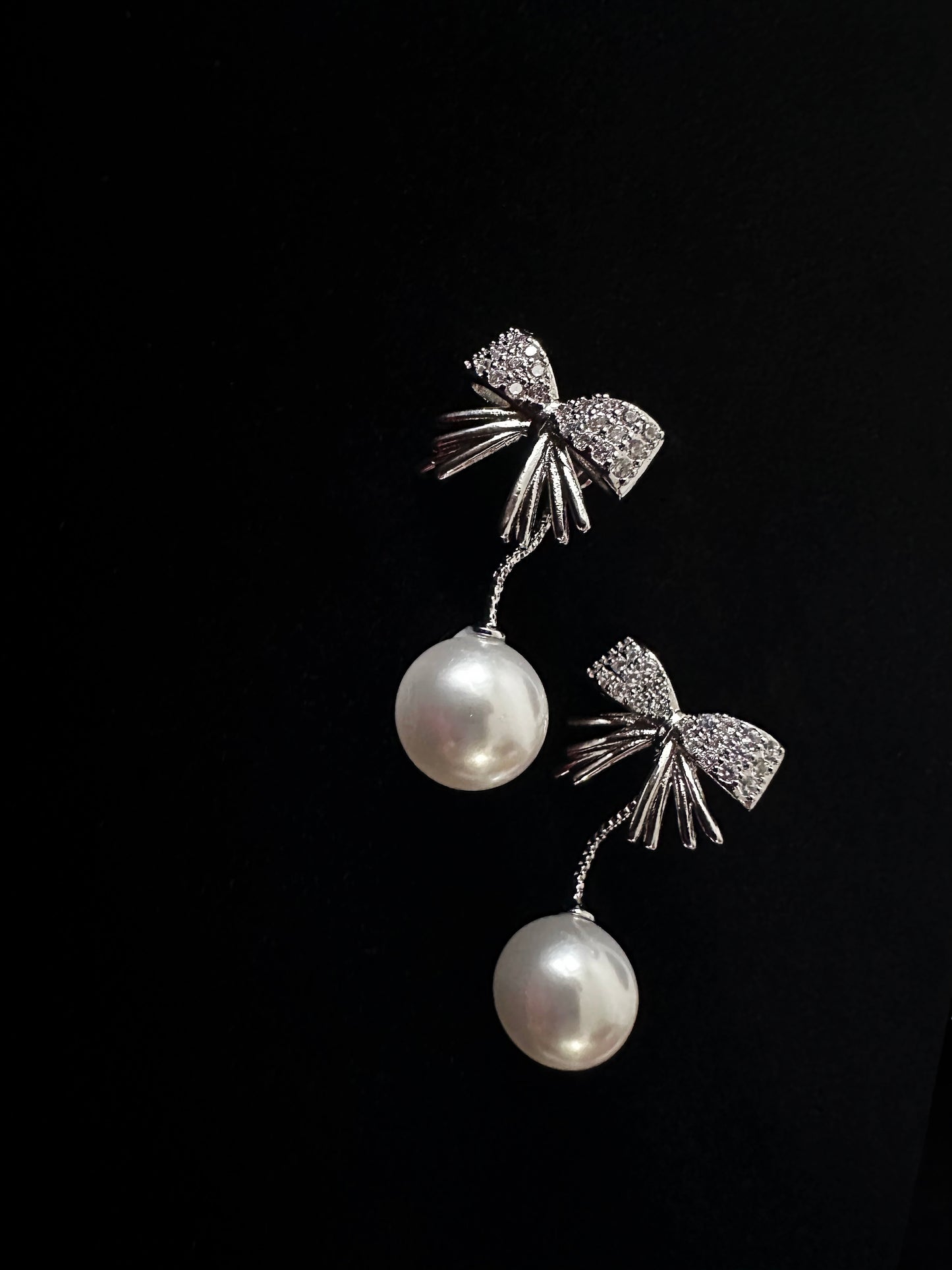 Bow Design Pearl Drop Earring