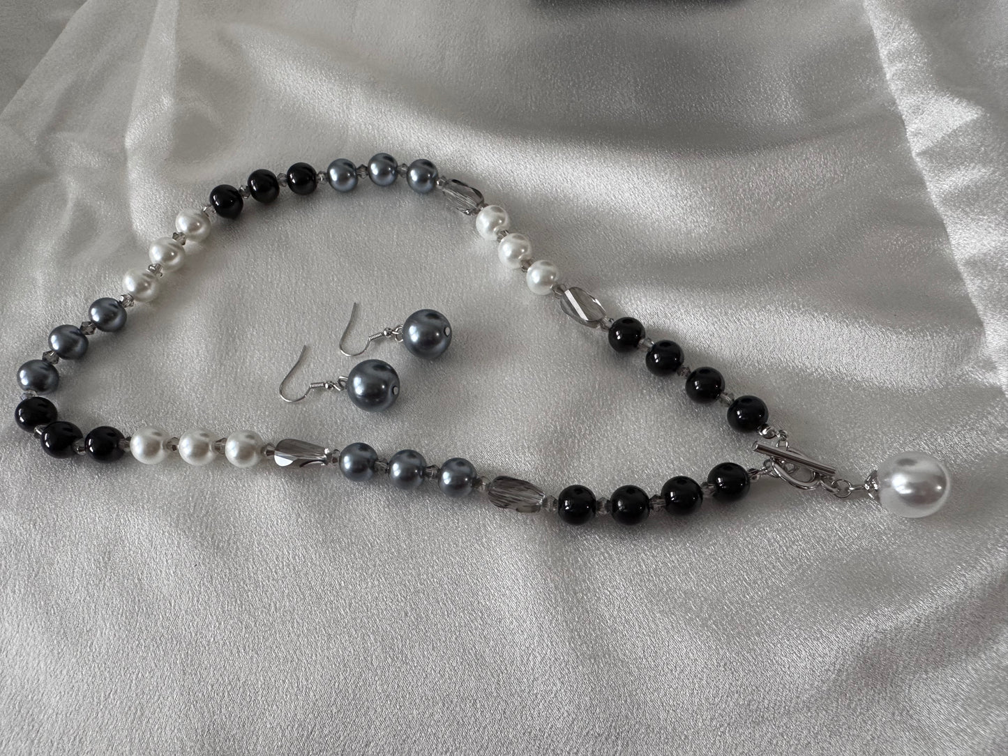 Multi-Colored Pearl Necklace Set