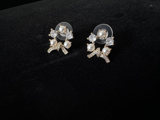 Gold Plated Pearl Stud