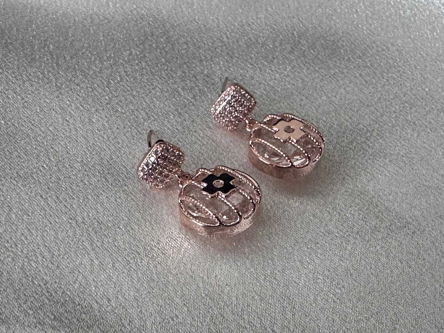Criss-Cross Designer Earring