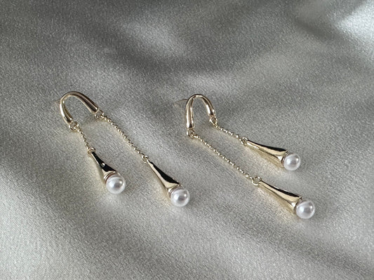 Gold Finish Dangle Earring Pearl Drop