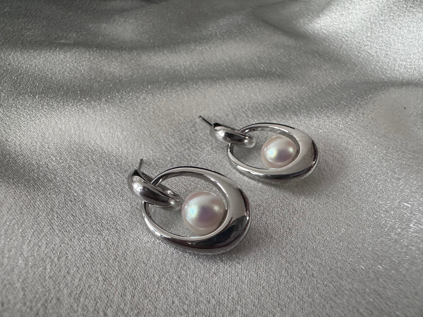 Orbital Pearl Dangle Earring