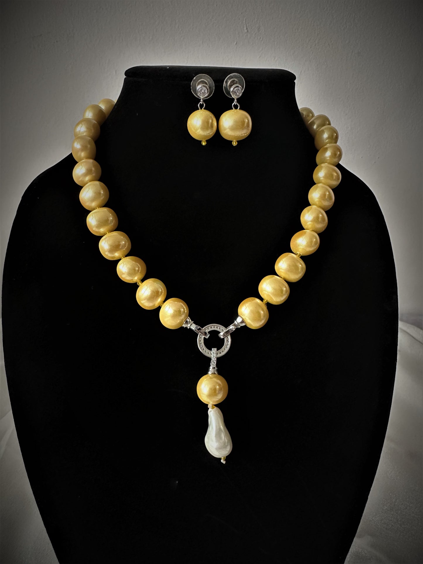 Malaysian Coated Pearl Champagne Color Set