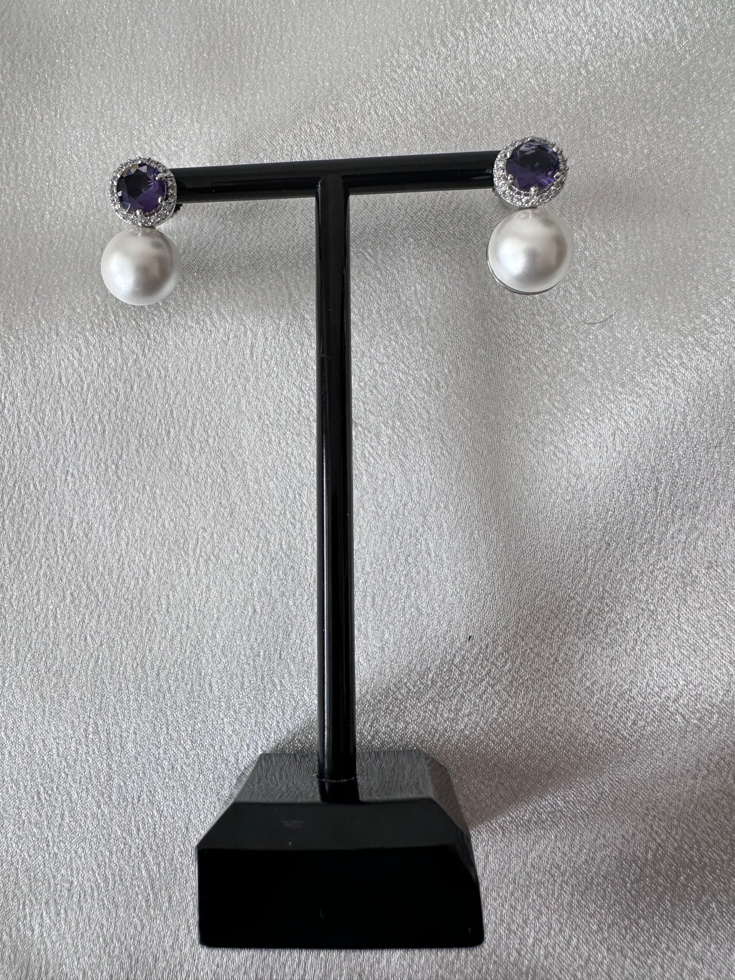 Focal Pearl Drop AD Earring